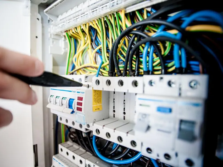 Revisión de un cuadro eléctrico