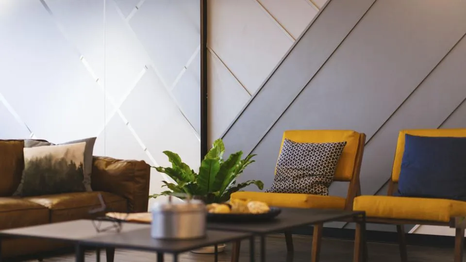 Salón reformado y luminoso